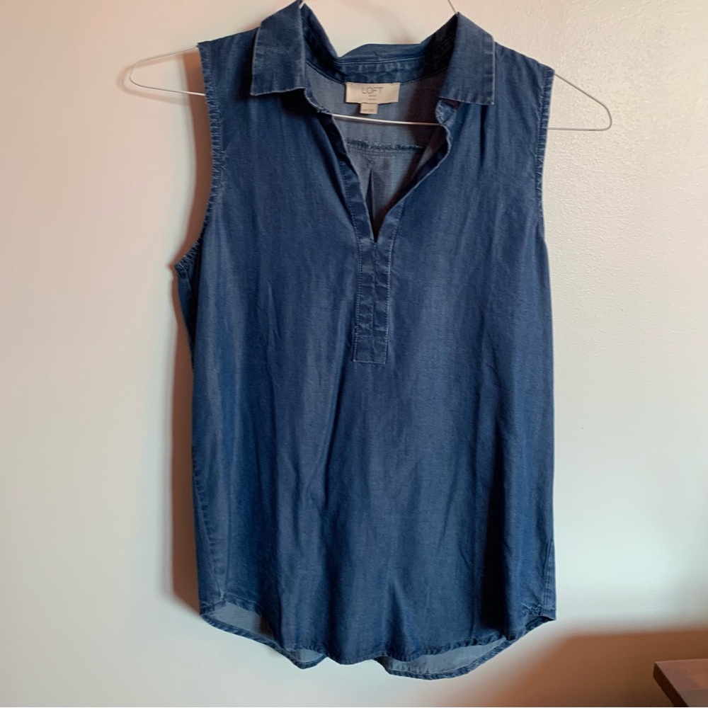 Loft Women’s Denim Sleeveless Chambray Top, size Extra Small Petite